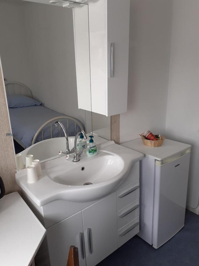 Hostel Pension Tivoli โกรนิงเงน ห้อง รูปภาพ