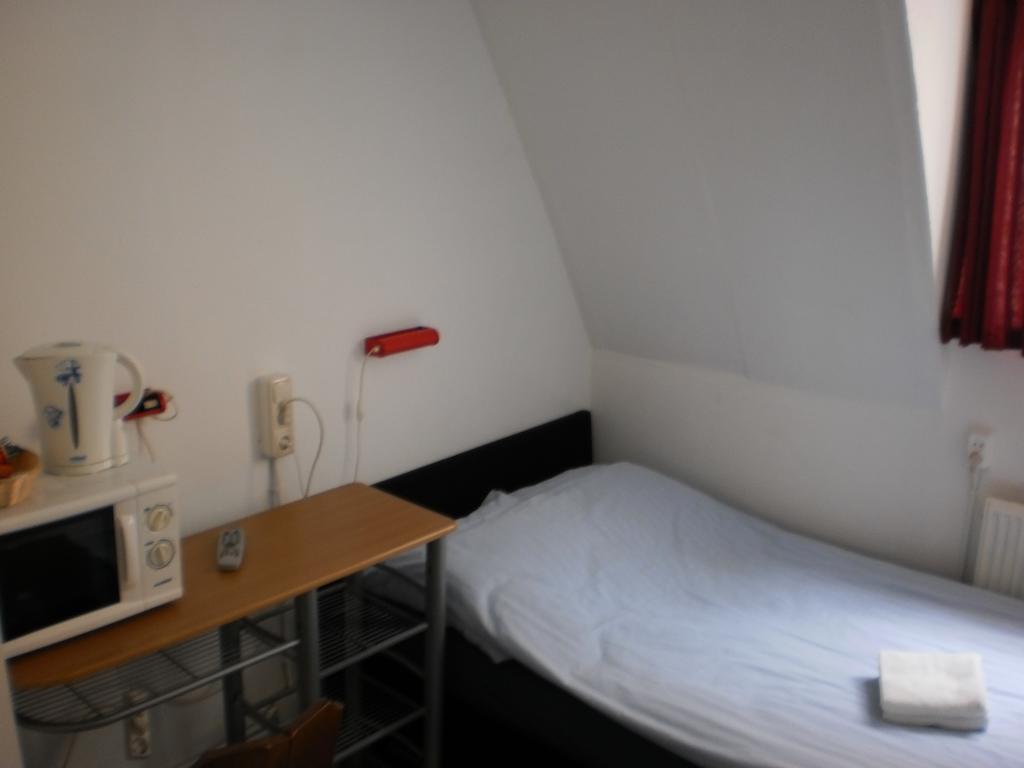 Hostel Pension Tivoli โกรนิงเงน ห้อง รูปภาพ