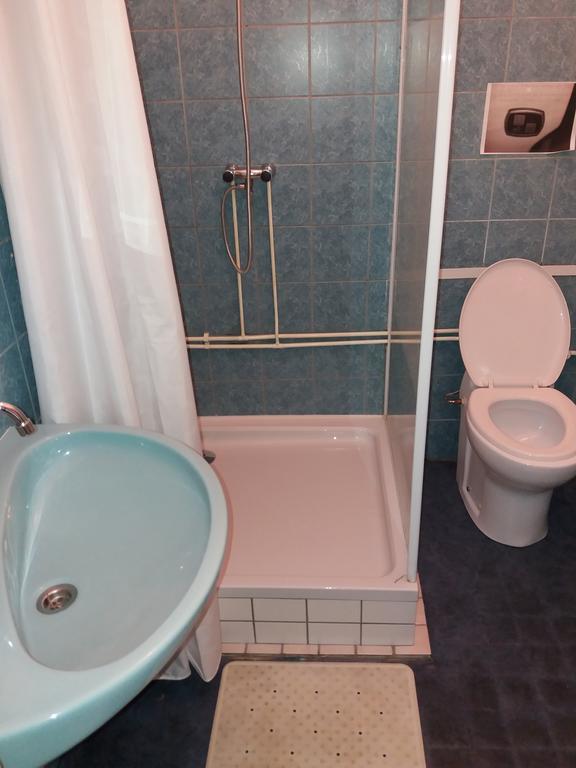 Hostel Pension Tivoli โกรนิงเงน ภายนอก รูปภาพ